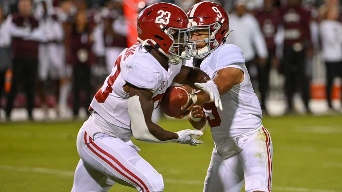 College Football Playoff: Alabama Crimson Tide vs Cincinnati Bearcats Predictions, Odds, Picks