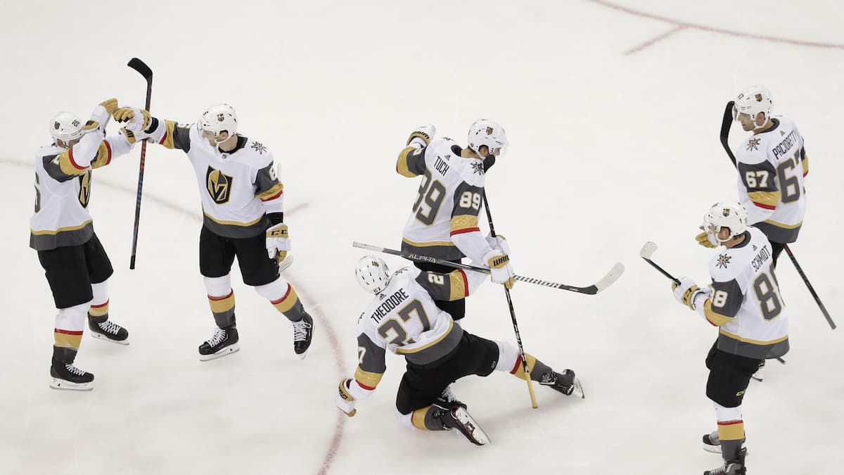 Edmonton Oilers vs Vegas Golden Knights Predictions, Picks & Odds