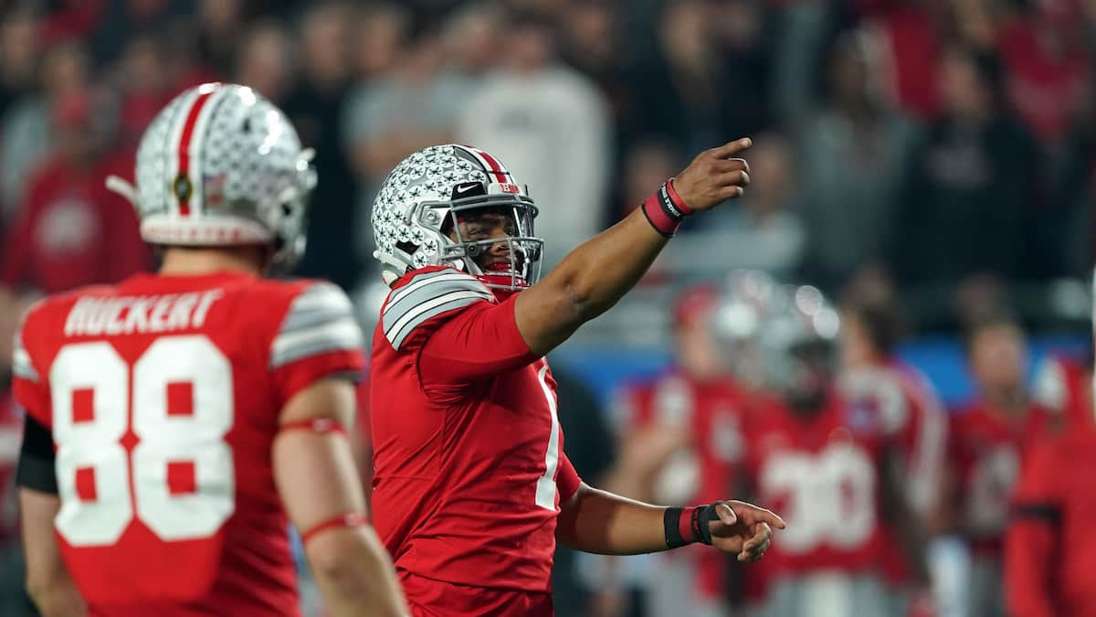 Oregon Ducks vs Ohio State Buckeyes Predictions, Picks & Odds