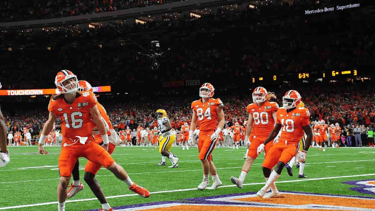 Georgia Bulldogs vs Clemson Tigers Predictions, Picks & Odds