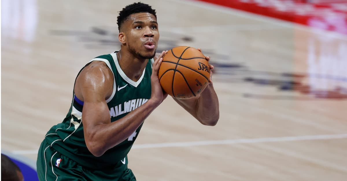 Milwaukee Bucks vs Toronto Raptors Predictions, Odds & Picks