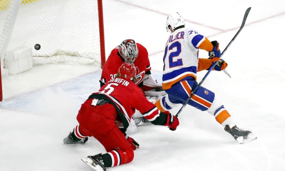 New York Islanders vs Carolina Hurricanes Game 3: Predictions, Odds and How to Watch