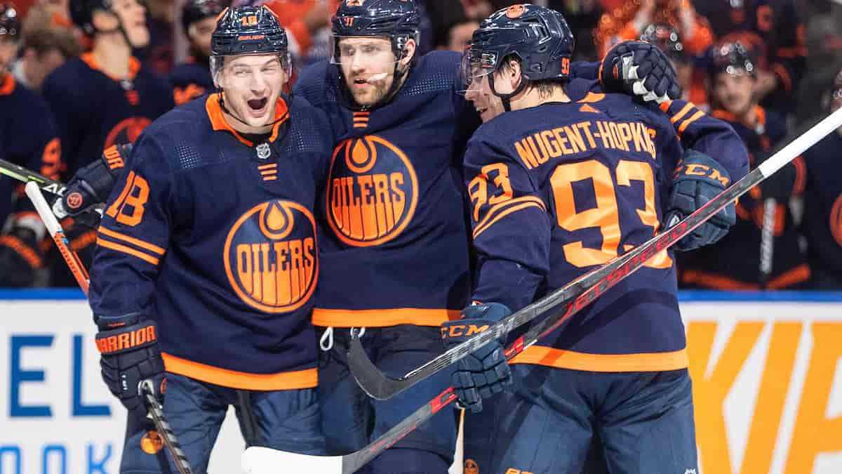 Seattle Kraken vs Edmonton Oilers: Kraken Take on Shorthanded Oilers