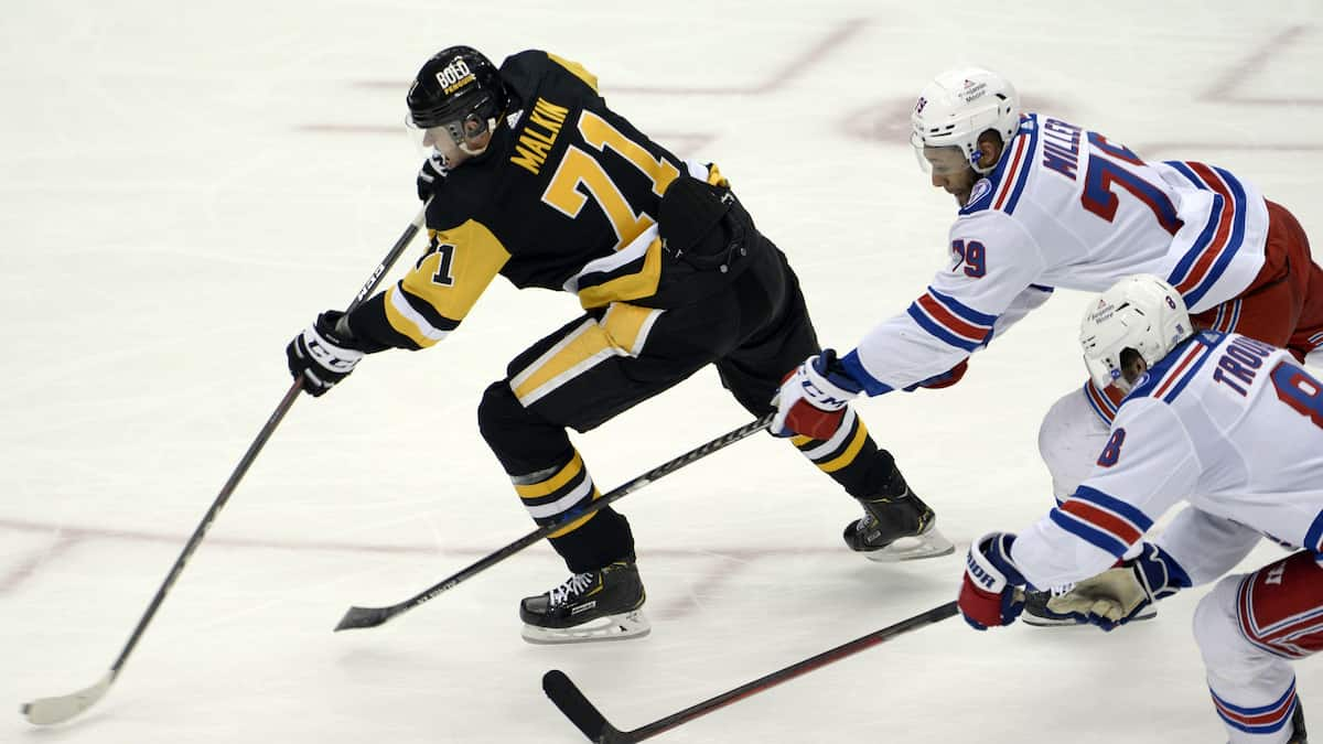 Colorado Avalanche vs Pittsburgh Penguins: Colorado and Pittsburgh Searching for Victories to Stay in Wild Card Race