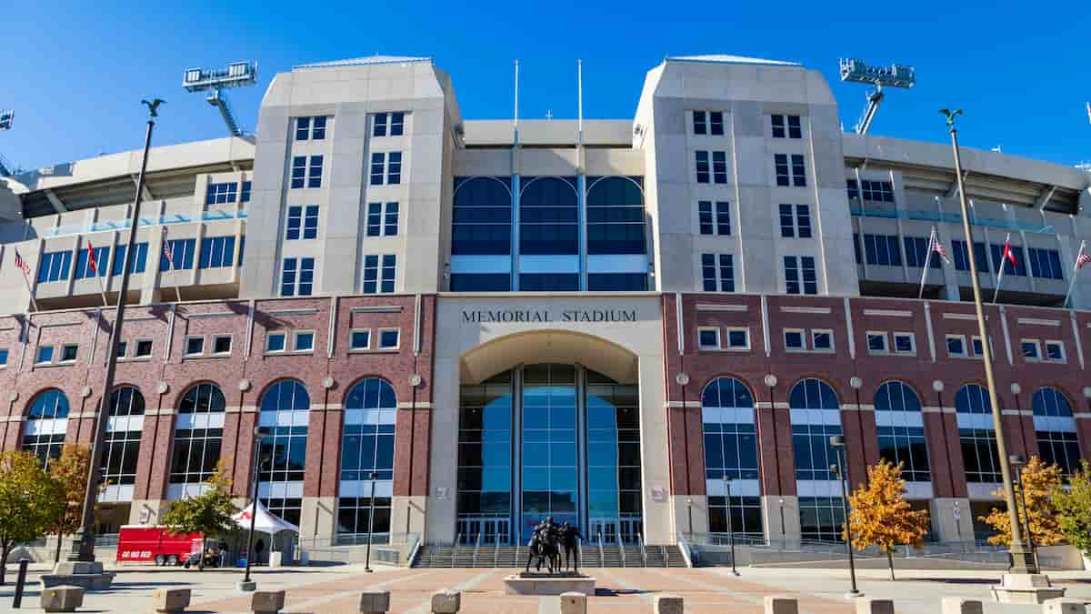 Nebraska Lawmakers Debate Husker Home Game Wagering