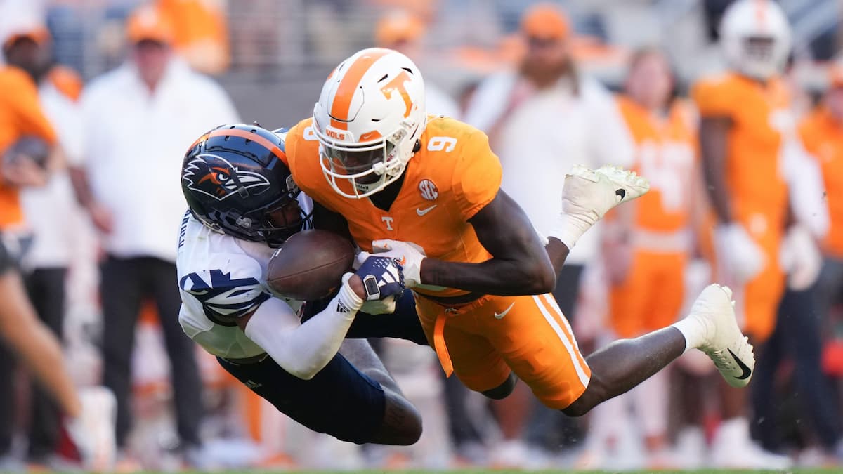 Tennessee vs. Alabama Picks, Predictions & Odds