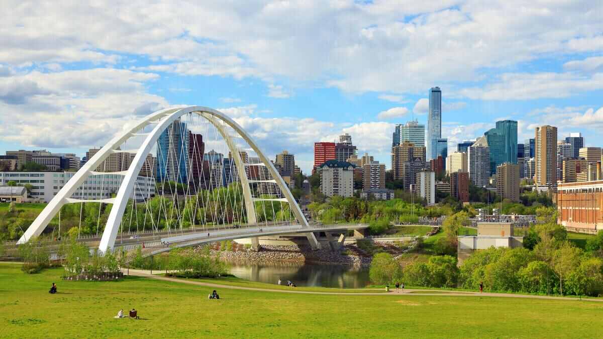 Alberta Opens Online Gambling Market with Bill 48